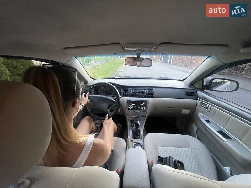 Седан Geely SL 2011 в Стрию