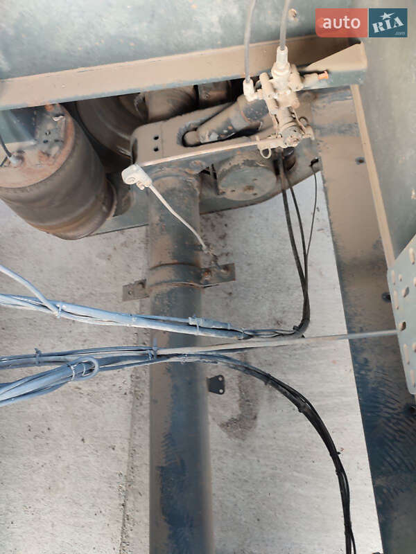 Зерновоз - полуприцеп General Trailers TF 2004 в Черновцах фото 30 Зерновоз - полуприцеп General Trailers TF 2004 в Черновцах