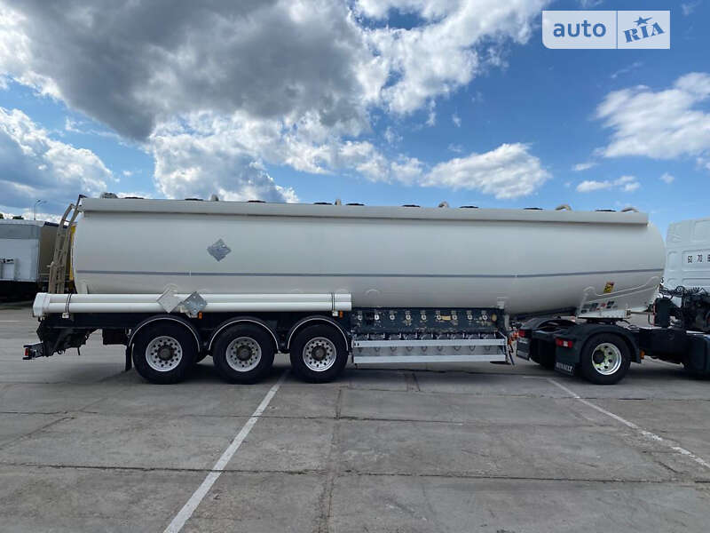 Цистерна полуприцеп General Trailers ТХ34 2003 в Киеве