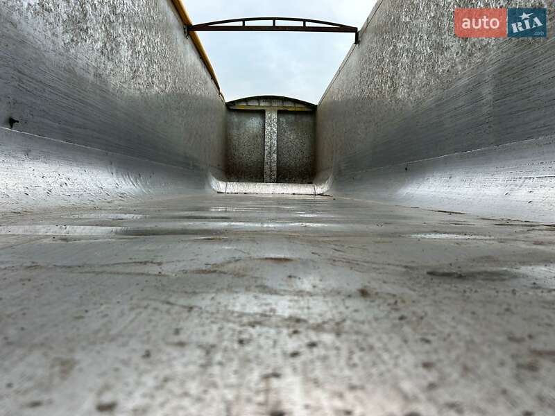 Самоскид напівпричіп General Trailers Trailers 2002 в Бучачі