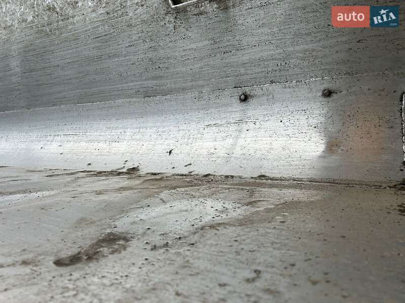 Самоскид напівпричіп General Trailers Trailers 2002 в Бучачі