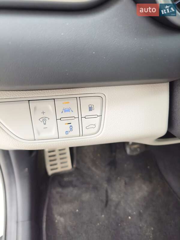 Седан Genesis G70 2019 в Кривом Роге фото 23 Седан Genesis G70 2019 в Кривом Роге