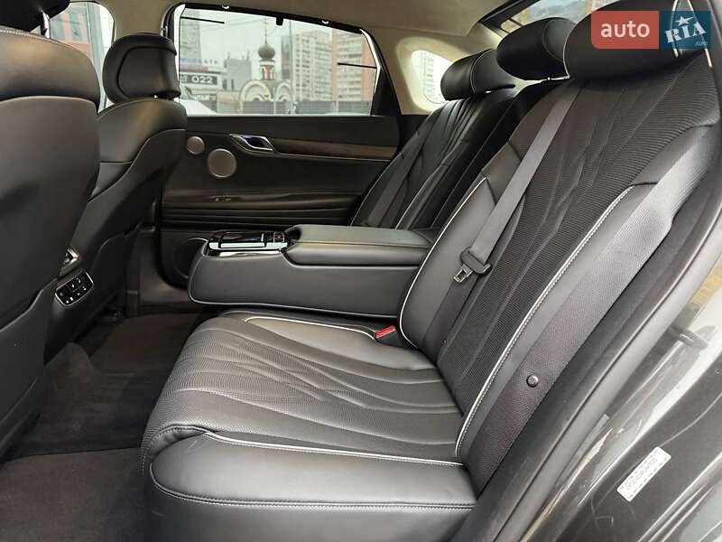 Седан Genesis G80 2023 в Киеве