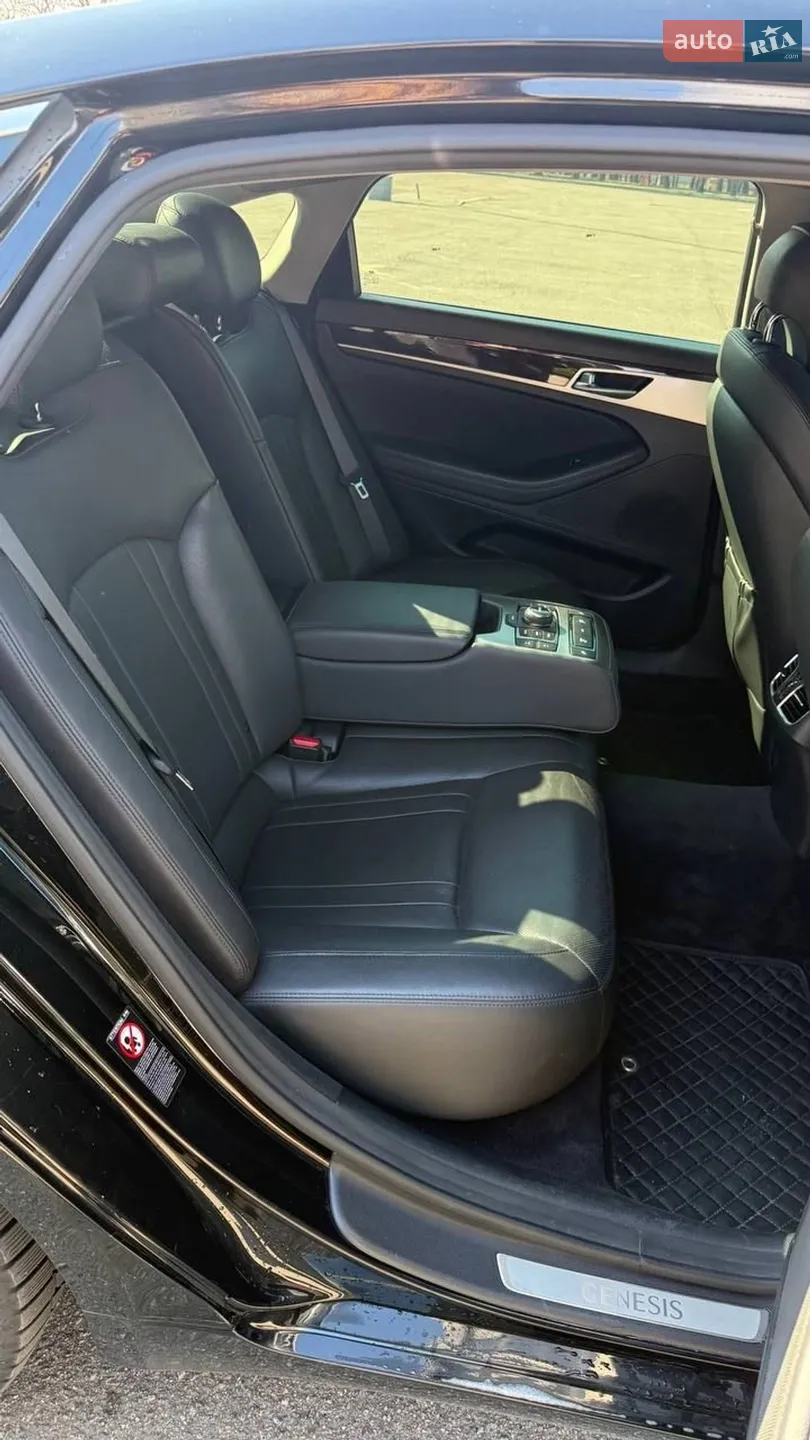 2016 Genesis G80 - мініатюра 27