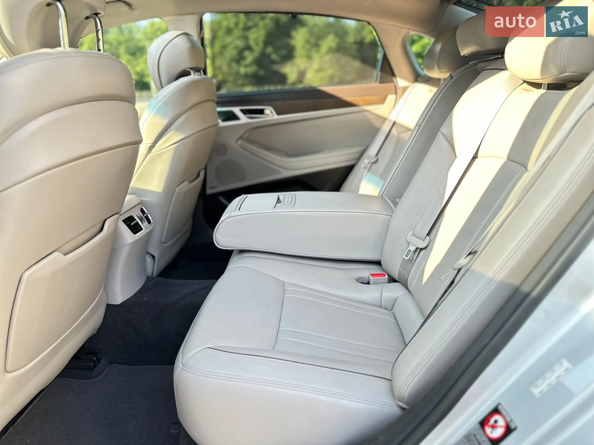 2016 Genesis G80 - мініатюра 8