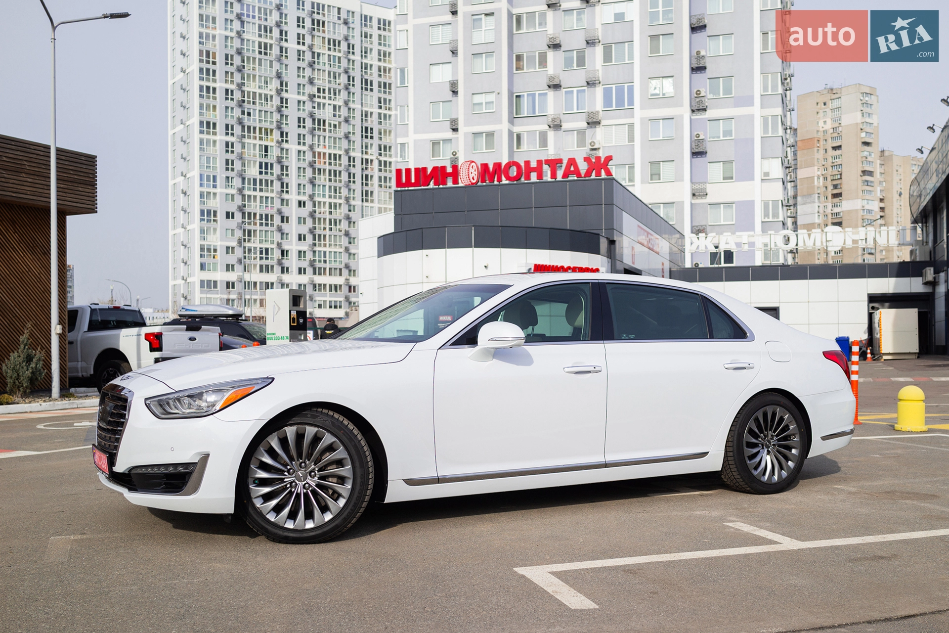 Genesis G90 2018 VIN KMHG54JH0KU052649 фото оголошення 3 з 5