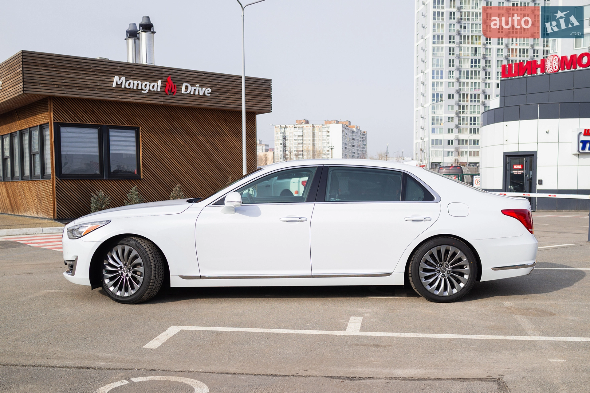 Genesis G90 2018 VIN KMHG54JH0KU052649 фото оголошення 4 з 5