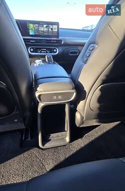 Внедорожник / Кроссовер Genesis GV60 2023 в 