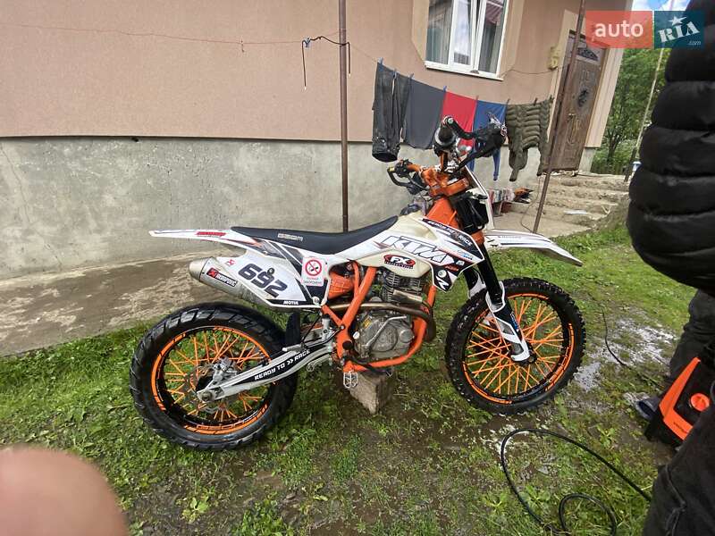 Вантажні моторолери, мотоцикли, скутери, мопеди Geon Terra-X 250 Road 2021 в Міжгір'ї