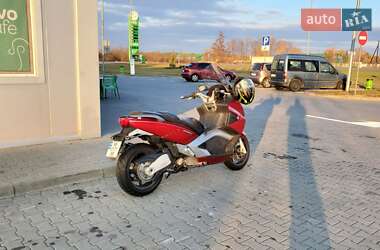 Макси-скутер Gilera GP 2008 в 