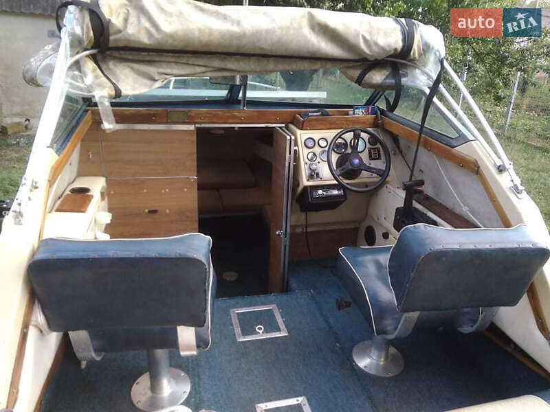 Катер Glastron Aventura 1989 в Николаеве