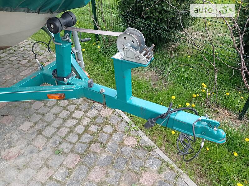 Моторна яхта Glastron Glastron 2003 в Василькові