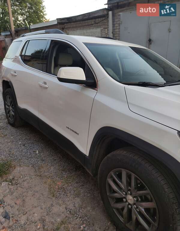 Внедорожник / Кроссовер GMC Acadia 2017 в Житомире