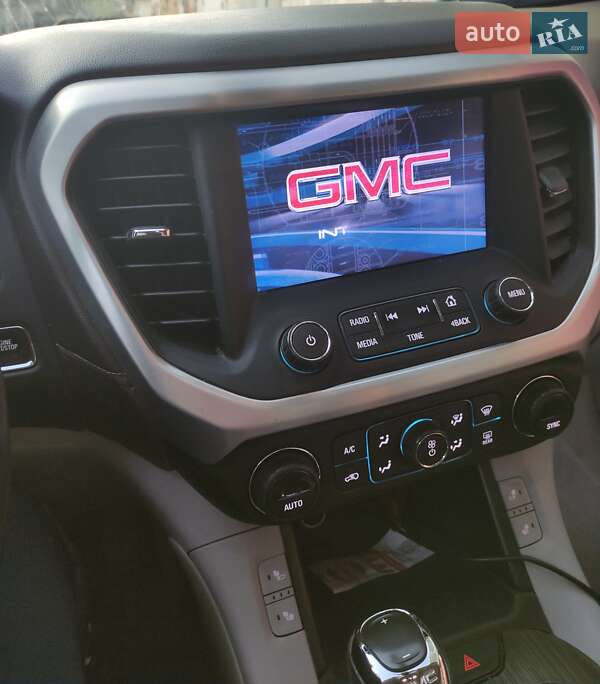 Внедорожник / Кроссовер GMC Acadia 2017 в Житомире