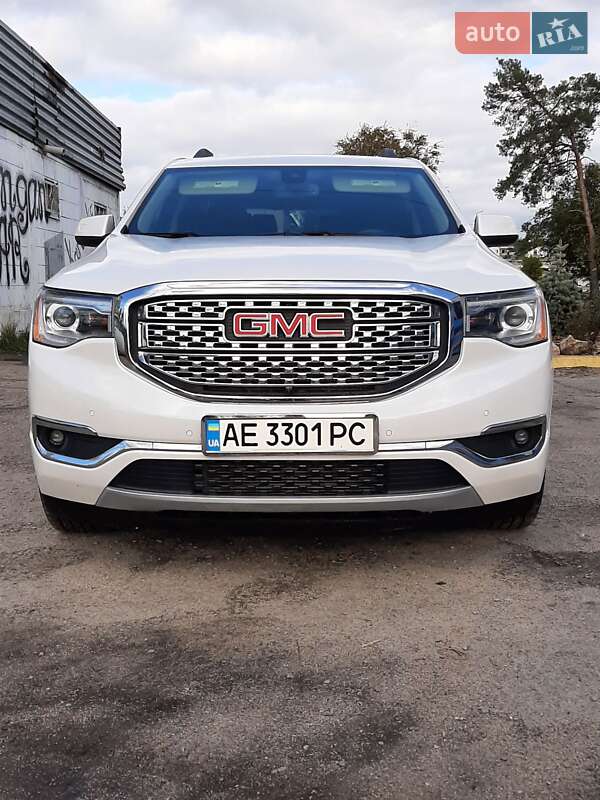 Позашляховик / Кросовер GMC Acadia 2017 в Новомосковську