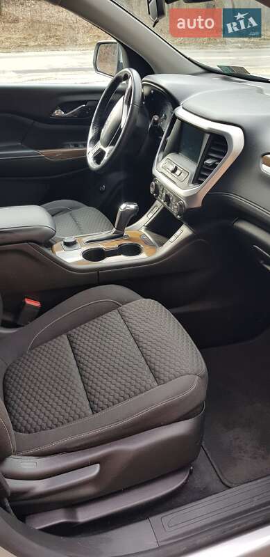 Внедорожник / Кроссовер GMC Acadia 2017 в Львове