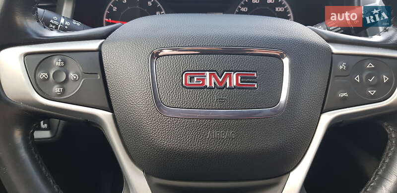 Внедорожник / Кроссовер GMC Acadia 2017 в Львове