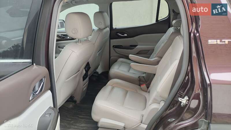 Внедорожник / Кроссовер GMC Acadia 2017 в Львове