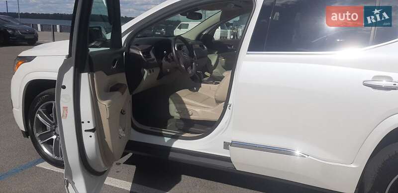 Позашляховик / Кросовер GMC Acadia 2016 в Дніпрі