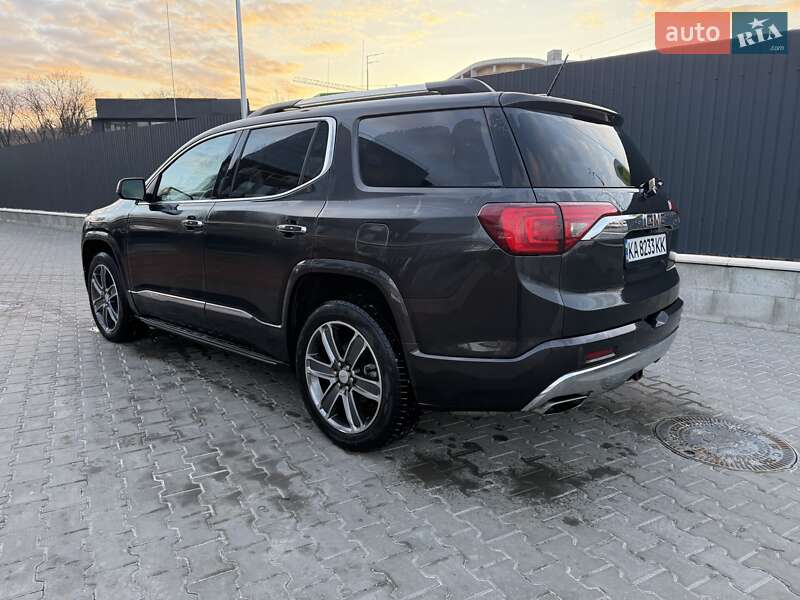 Позашляховик / Кросовер GMC Acadia 2017 в Києві