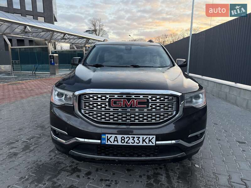 Позашляховик / Кросовер GMC Acadia 2017 в Києві