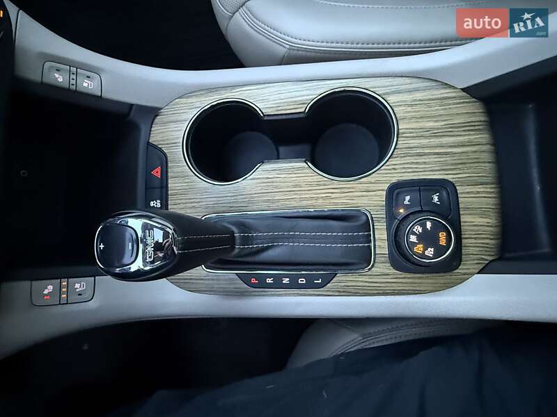 Позашляховик / Кросовер GMC Acadia 2017 в Києві