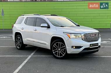 Внедорожник / Кроссовер GMC Acadia 2016 в 