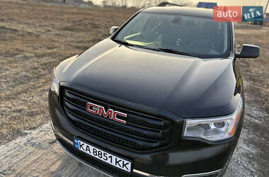 Внедорожник / Кроссовер GMC Acadia 2018 в 