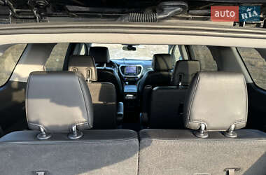 Внедорожник / Кроссовер GMC Acadia 2018 в 