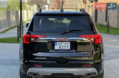 Позашляховик / Кросовер GMC Acadia 2016 в 