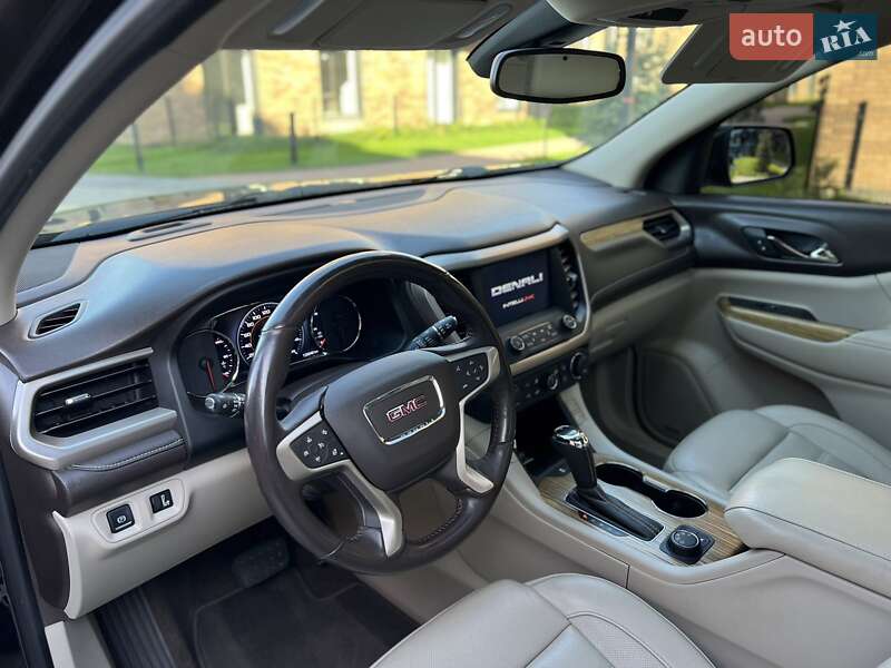 Позашляховик / Кросовер GMC Acadia 2016 в Тернополі