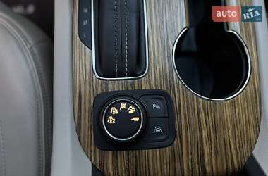 Позашляховик / Кросовер GMC Acadia 2016 в 