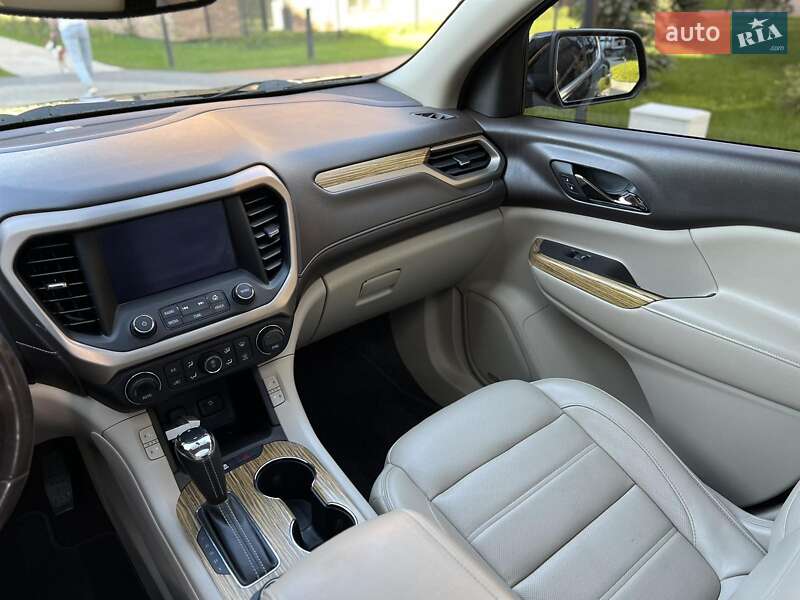 Позашляховик / Кросовер GMC Acadia 2016 в Тернополі