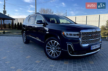 Внедорожник / Кроссовер GMC Acadia 2020 в 