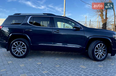 Внедорожник / Кроссовер GMC Acadia 2020 в 