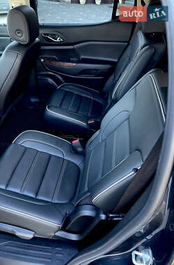 Внедорожник / Кроссовер GMC Acadia 2020 в 