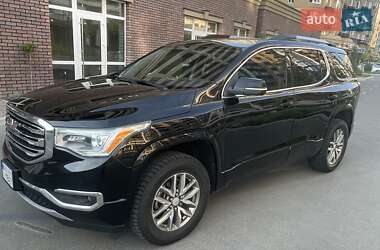 Внедорожник / Кроссовер GMC Acadia 2016 в 