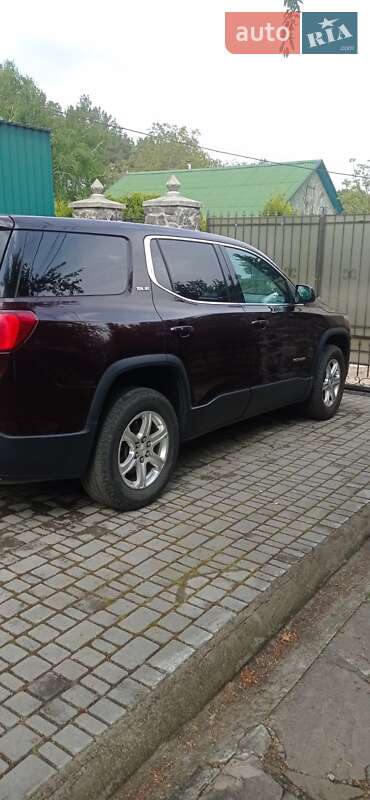 Позашляховик / Кросовер GMC Acadia 2017 в Києві