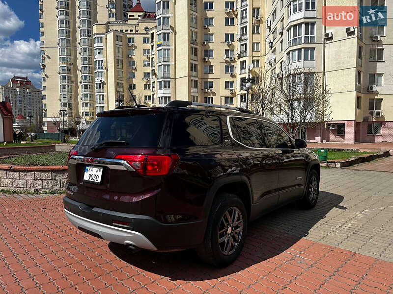 Внедорожник / Кроссовер GMC Acadia 2016 в Киеве
