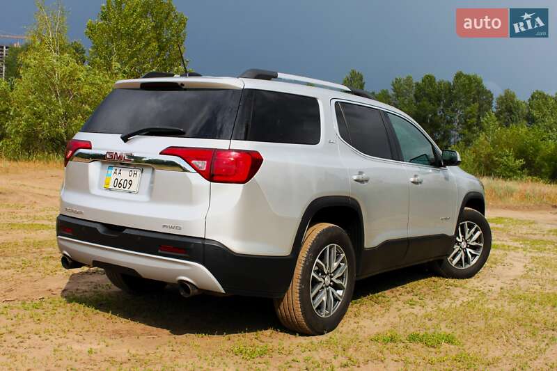 Позашляховик / Кросовер GMC Acadia 2017 в Києві