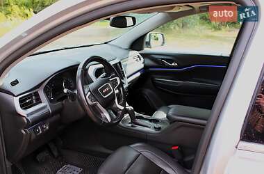 Позашляховик / Кросовер GMC Acadia 2017 в 