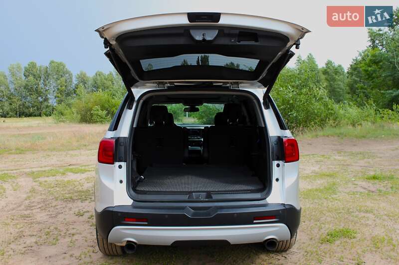 Позашляховик / Кросовер GMC Acadia 2017 в Києві