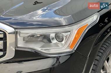 Позашляховик / Кросовер GMC Acadia 2016 в 