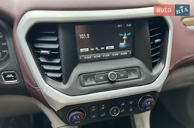 Позашляховик / Кросовер GMC Acadia 2016 в 