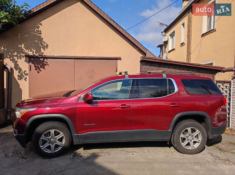 Внедорожник / Кроссовер GMC Acadia 2017 в Киеве