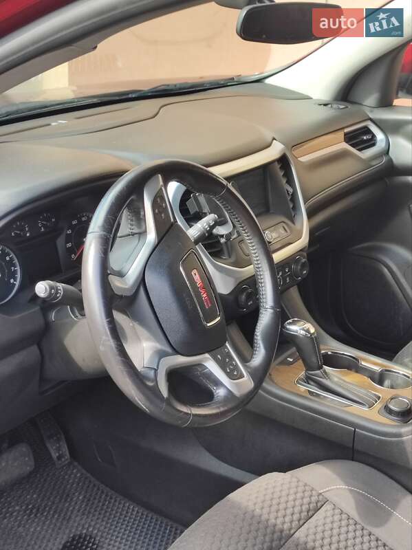Внедорожник / Кроссовер GMC Acadia 2017 в Киеве