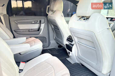 Внедорожник / Кроссовер GMC Acadia 2017 в 
