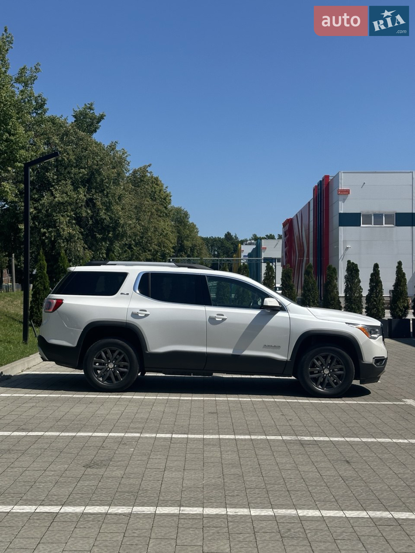 GMC Acadia 2018 VIN 1GKKNSLA4JZ244813 фото оголошення 8 з 14