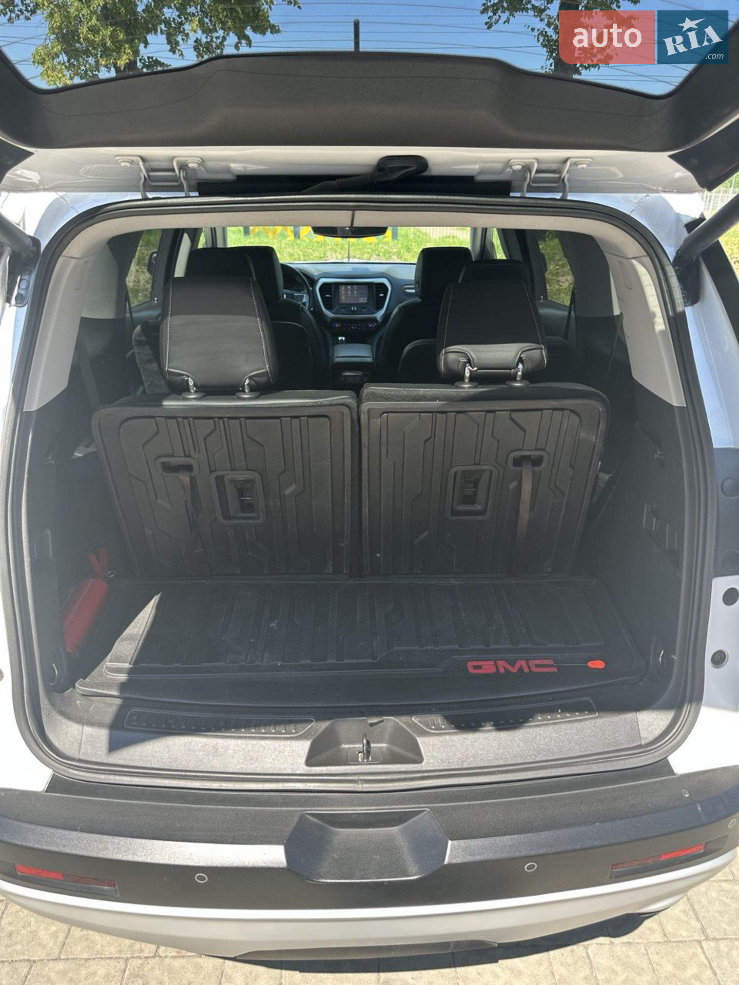 GMC Acadia 2018 VIN 1GKKNSLA4JZ244813 фото оголошення 12 з 14
