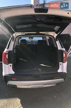 Внедорожник / Кроссовер GMC Acadia 2021 в 
